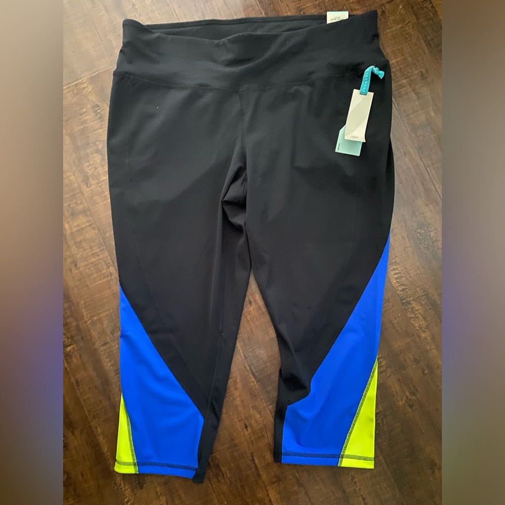 Nwt new livi active cooling capri legging workout athletic pant black 18/20